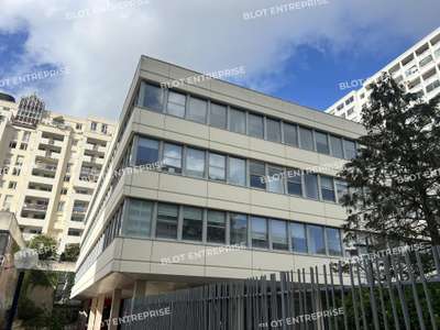 A louer bureaux rénovés 661m² accès PMR à Rennes
