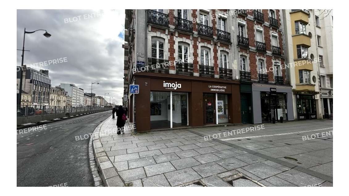 A louer bureaux 80m² avec vitrine à Rennes centre