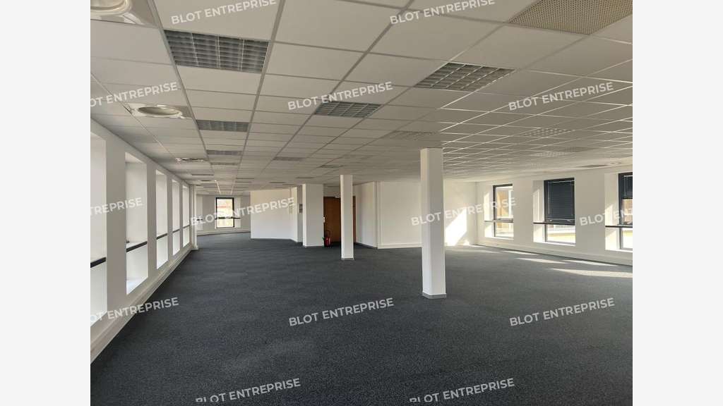 TRI-EXCLUSIVITE A louer bureaux 549m² R+3 Rennes