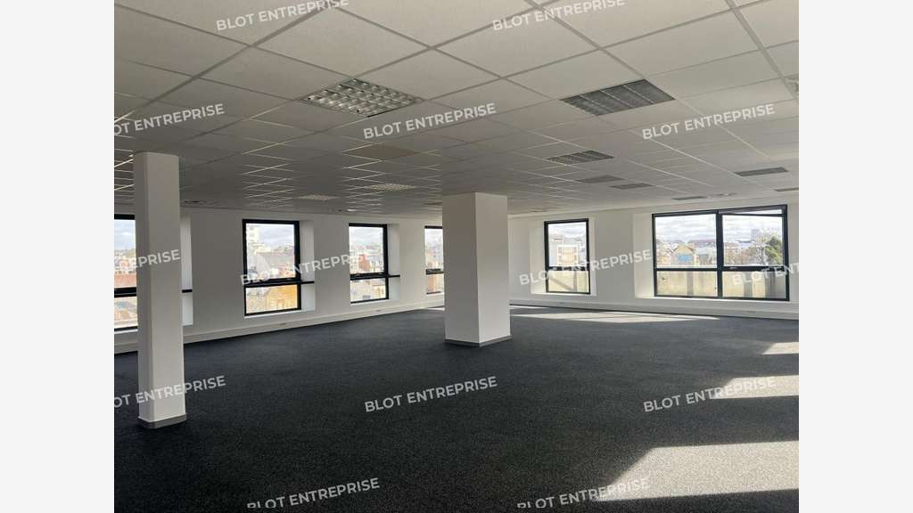 TRI-EXCLUSIVITE A louer bureaux 549m² R+3 Rennes