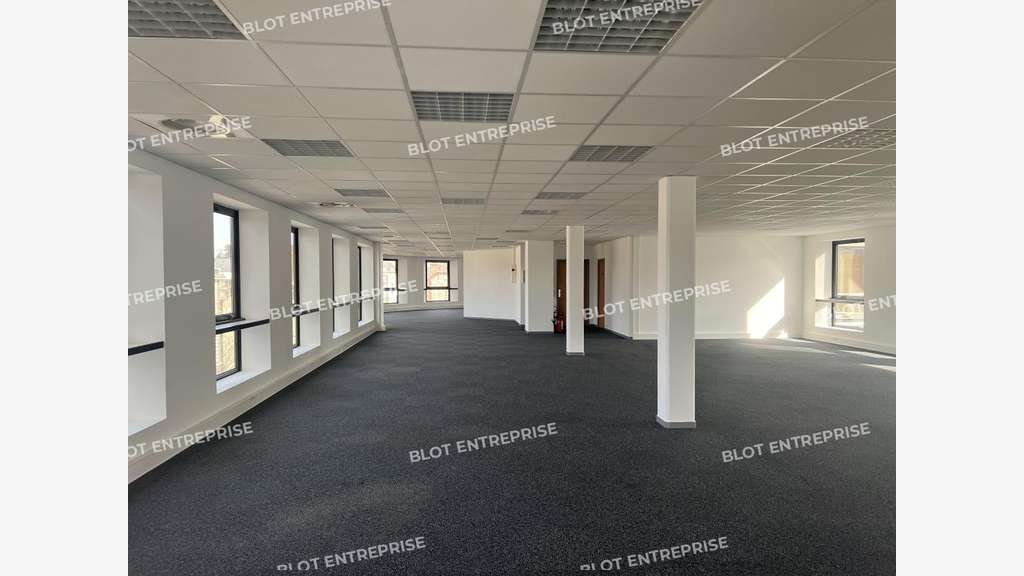 A louer bureaux TRI-EXCLUSIVITE 330m² R+3 Rennes