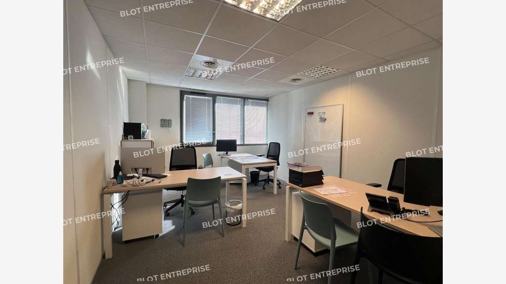 A louer bureaux 636m² RDC à Rennes