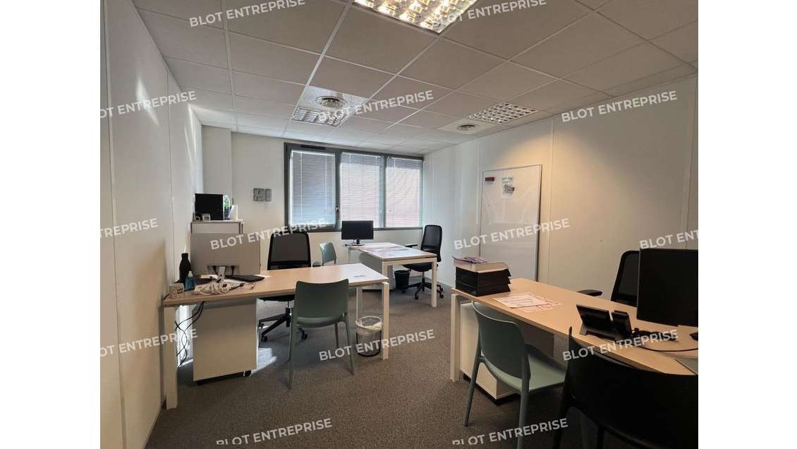 A louer bureaux 636m² RDC à Rennes