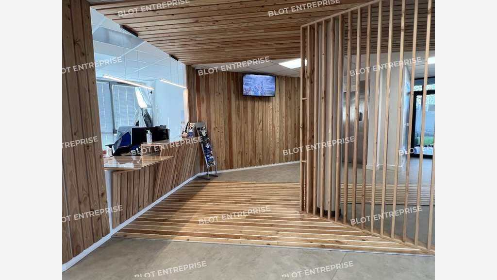 A louer bureaux 636m² RDC à Rennes
