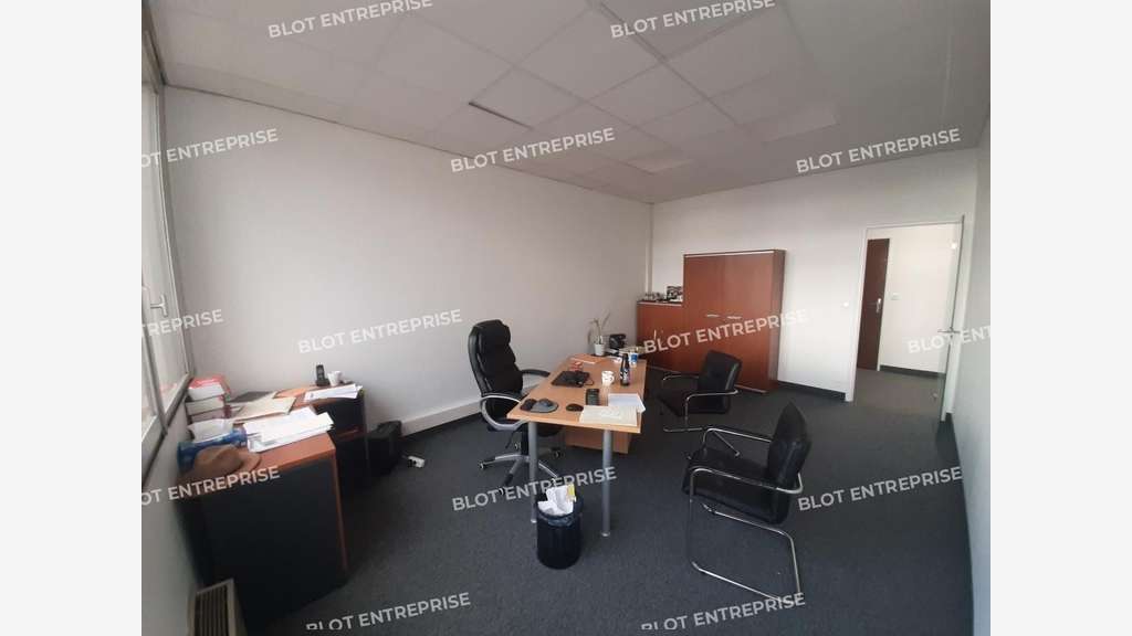 A louer bureaux rénovés 55m² R+1 à Rennes centre