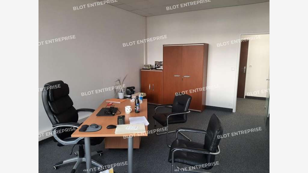 A louer bureaux rénovés 55m² R+1 à Rennes centre