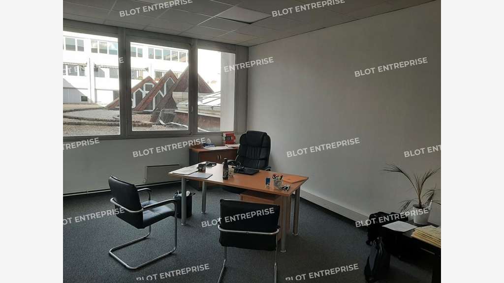 A louer bureaux rénovés 55m² R+1 à Rennes centre