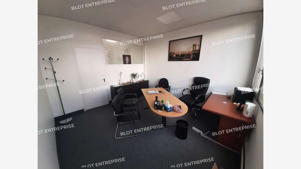 A louer bureaux rénovés 55m² R+1 à Rennes centre