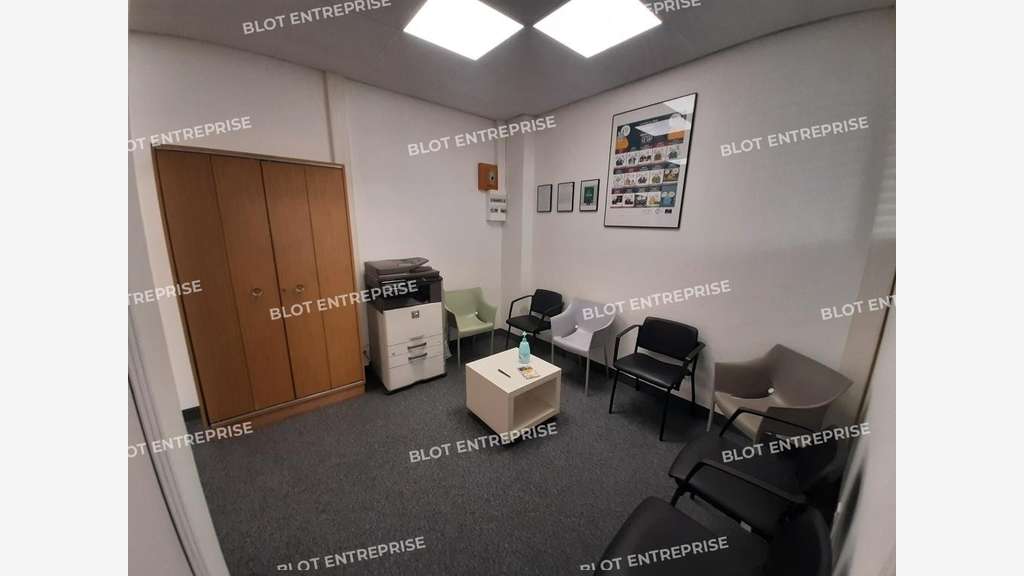 A louer bureaux rénovés 55m² R+1 à Rennes centre