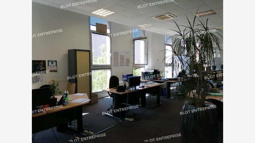 A louer bureaux 537m² péricentre Nord de Rennes