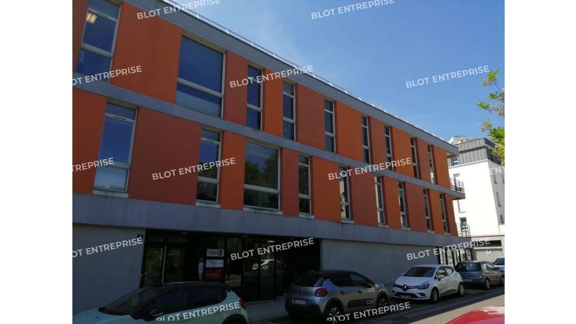 A louer bureaux 537m² péricentre Nord de Rennes