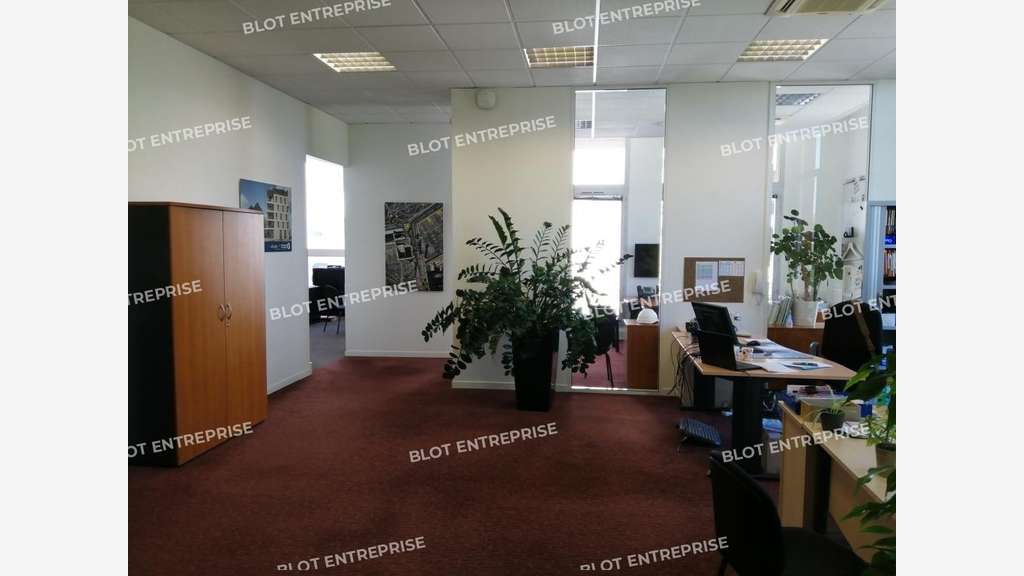 A louer bureaux 801m² R+1 / R+2 à Rennes