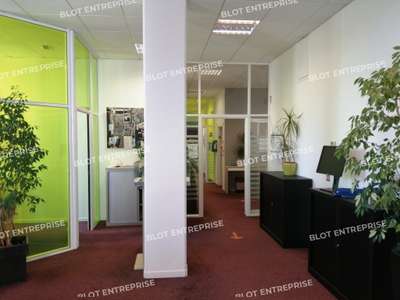 A louer bureaux 801m² R+1 / R+2 à Rennes 