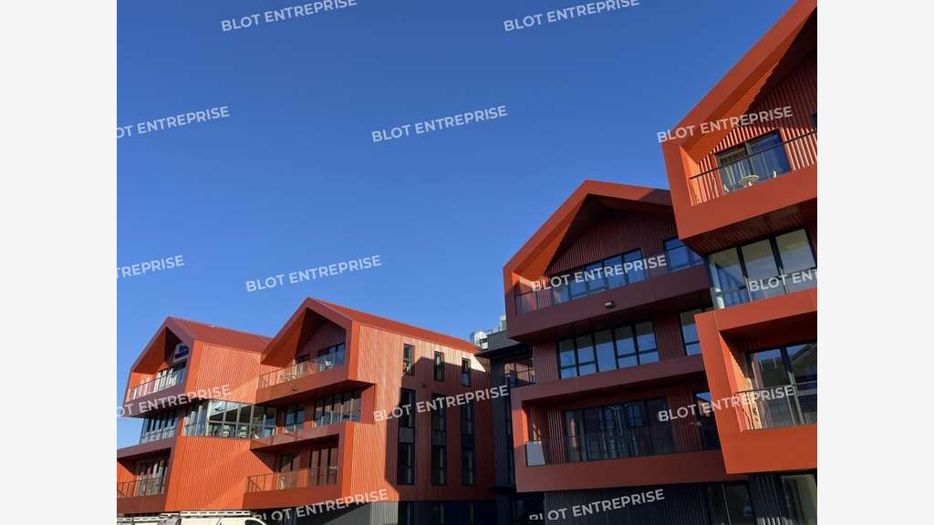 A louer locaux neufs 826m² divisibles R+2 à Rennes