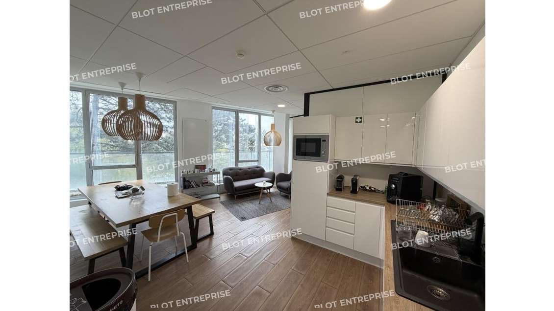 A louer bureaux 245m² R+2 Rennes Eurosquare