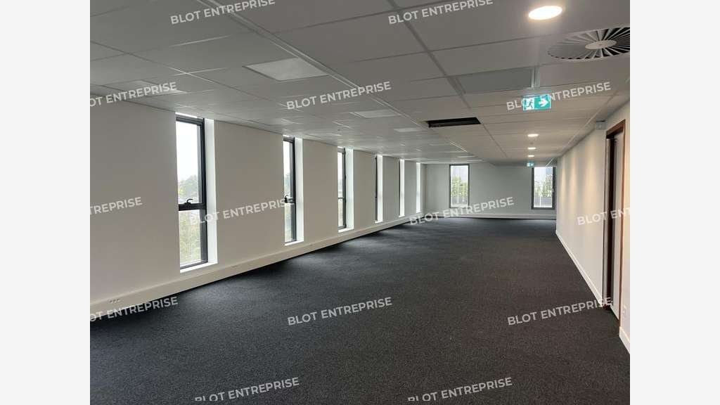 A louer bureaux 1 287m² Rennes Boulevard Armorique