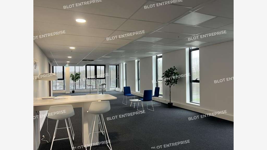 A louer bureaux 1 287m² Rennes Boulevard Armorique