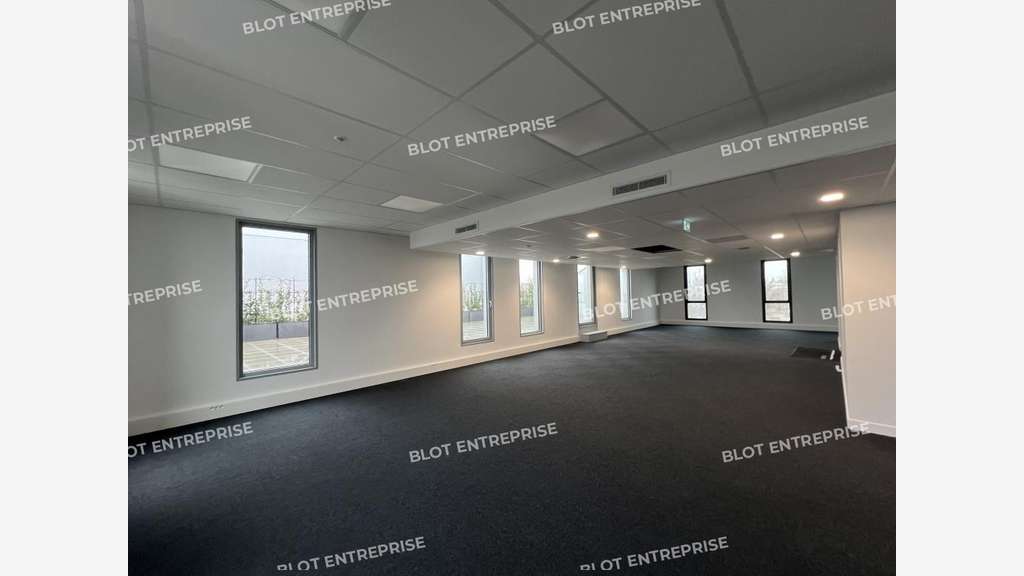A louer bureaux 1 287m² Rennes Boulevard Armorique