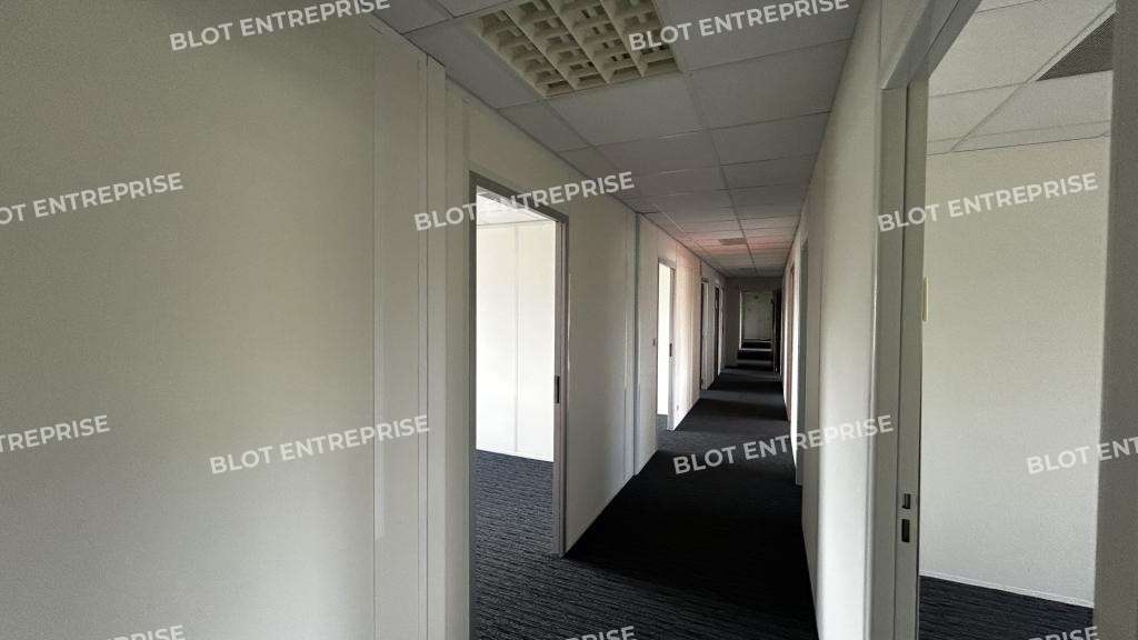 A louer bureaux de 398m² à Rennes Champeaux
