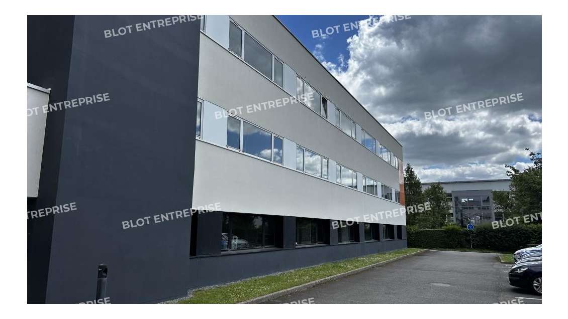 A louer bureaux de 398m² à Rennes Champeaux