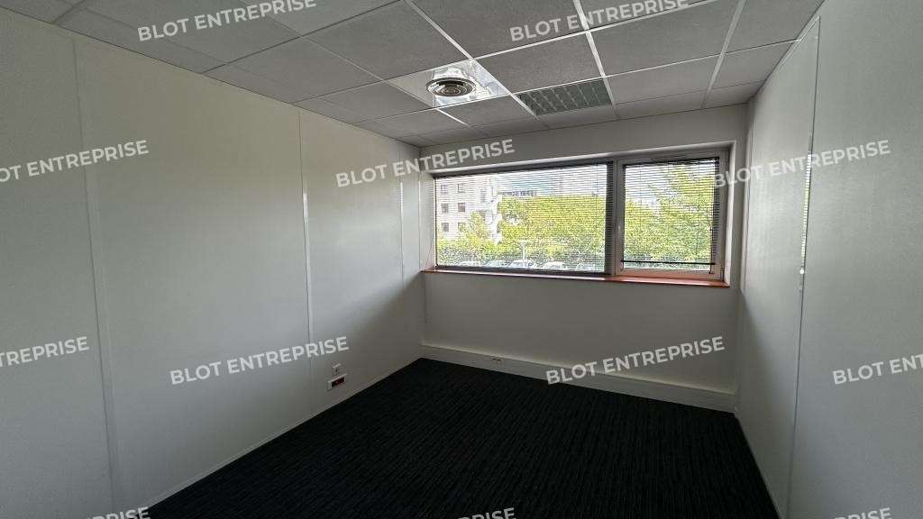 A louer bureaux de 398m² à Rennes Champeaux