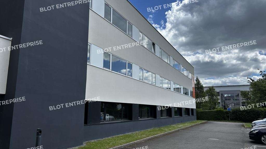 A louer bureaux de 398m² à Rennes Champeaux