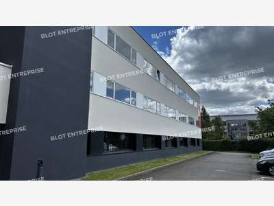 A louer bureaux de 398m² à Rennes Champeaux