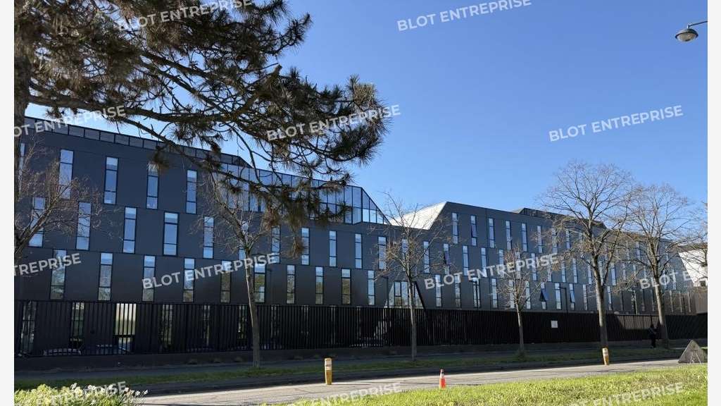 A louer bureaux 213m² Rennes Boulevard d'Armorique