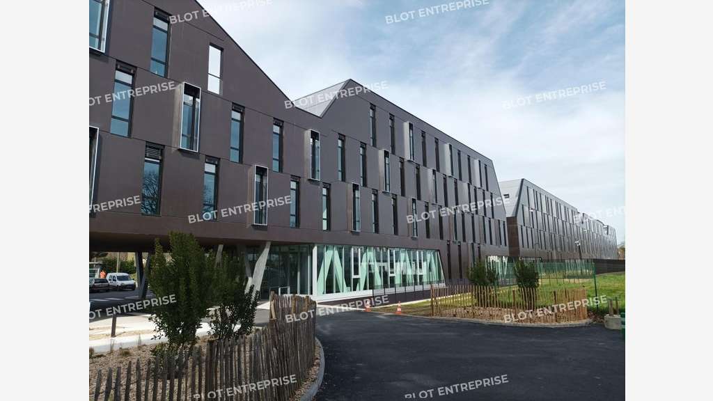 A louer bureaux 360m² cadre agréable à Rennes Nord