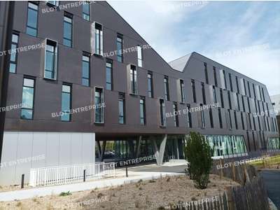 A louer bureaux 360m² cadre agréable à Rennes Nord