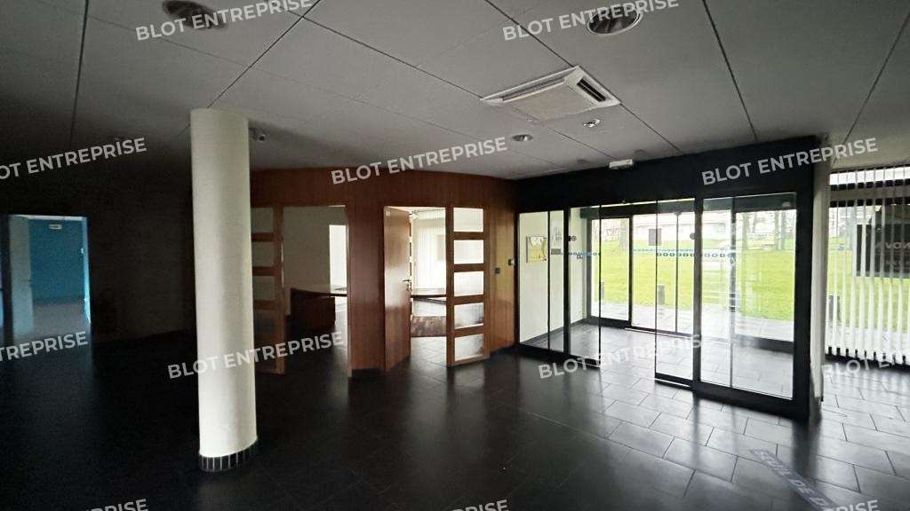 A louer bureaux 246m² en rdc à Rennes