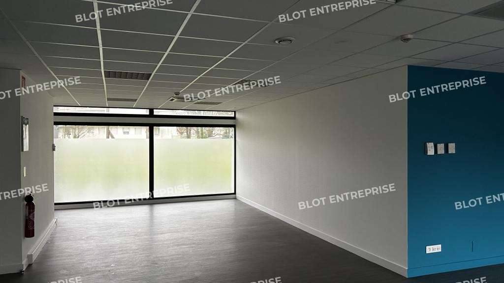 A louer bureaux 246m² en rdc à Rennes