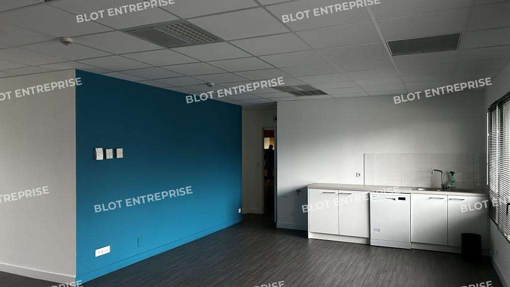 A louer bureaux 246m² en rdc à Rennes