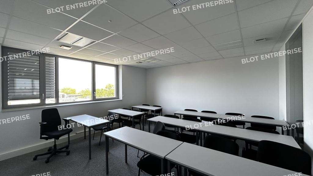 A louer bureaux 365m² accès optimal à Rennes