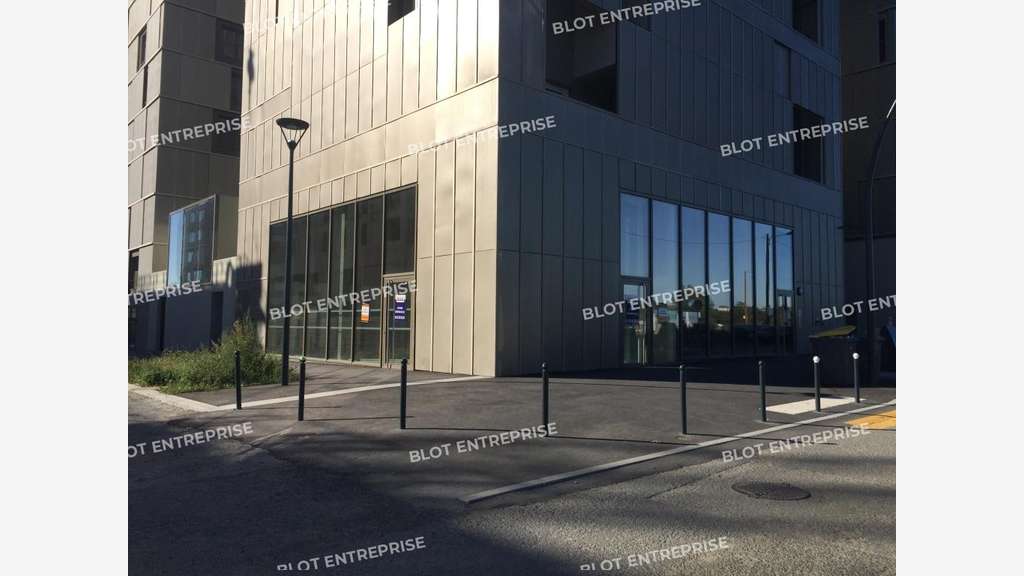 A LOUER - BUREAUX VITRINE NEUFS - 150 m² RENNES