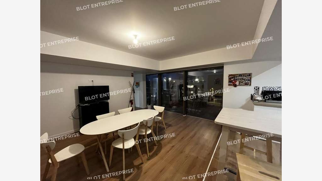 A LOUER - BUREAUX VITRINE NEUFS - 150 m² RENNES