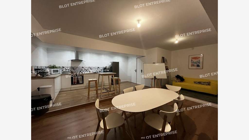 A LOUER - BUREAUX VITRINE NEUFS - 150 m² RENNES