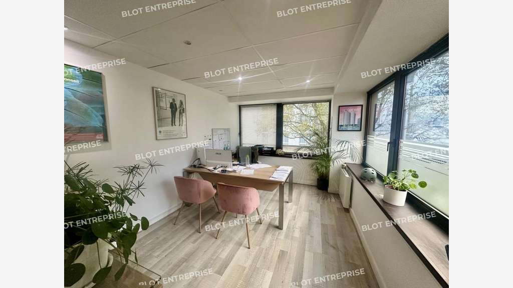 A LOUER - BUREAUX 70 m² - RENNES