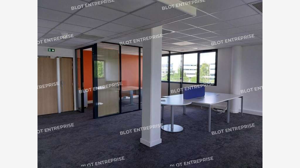A LOUER - BUREAUX - RENNES - 676 m²
