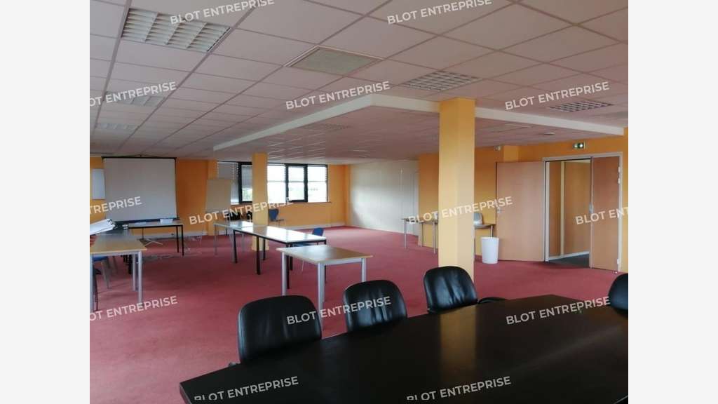 A LOUER - BUREAUX - RENNES - 676 m²