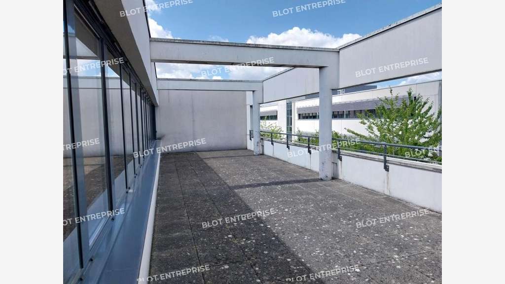 A LOUER - BUREAUX - RENNES - 676 m²