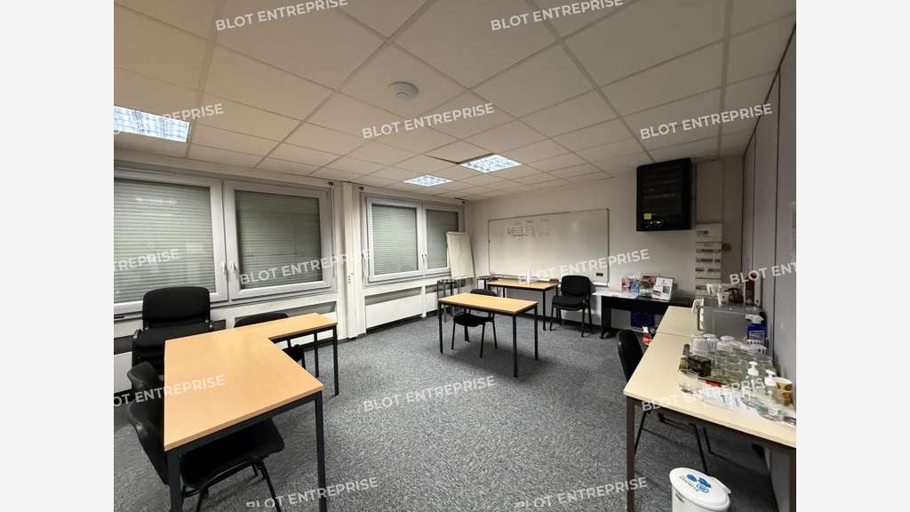 A LOUER BUREAUX 404 m² RENNES FREVILLE