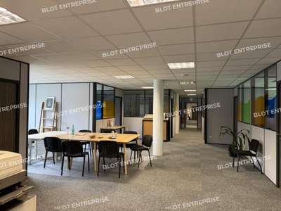 A LOUER BUREAUX 404 m² RENNES FREVILLE