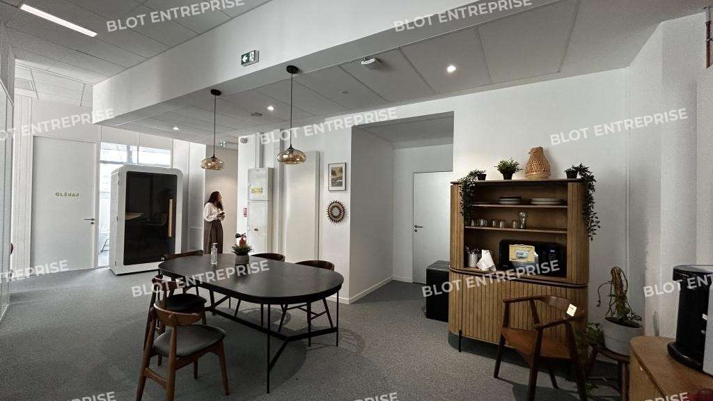 A LOUER - BUREAUX 243 m² RENNES GARE