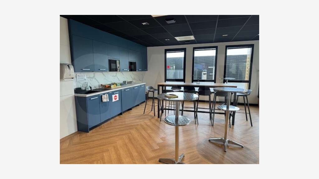 A louer plateau ERP5 aménagé et cloisonné à Rennes