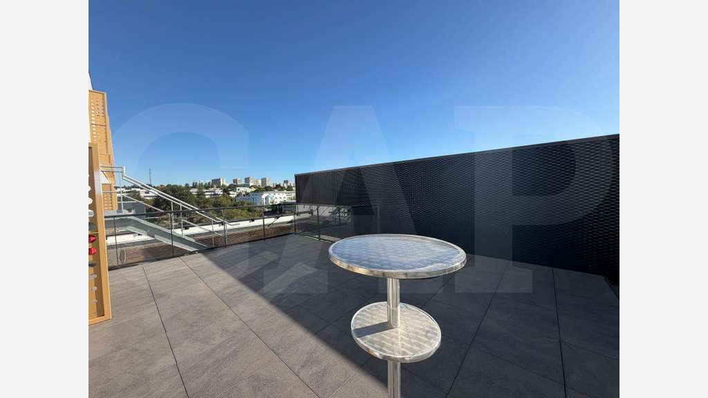 A louer plateau ERP5 aménagé et cloisonné à Rennes