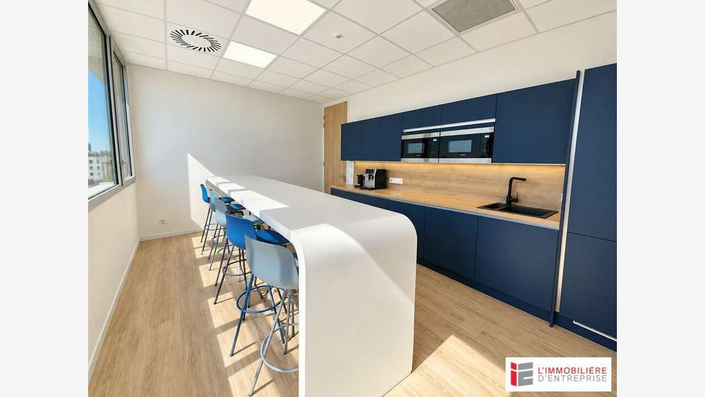 Bureaux de 40m² à louer en zone tertiaire à Rennes