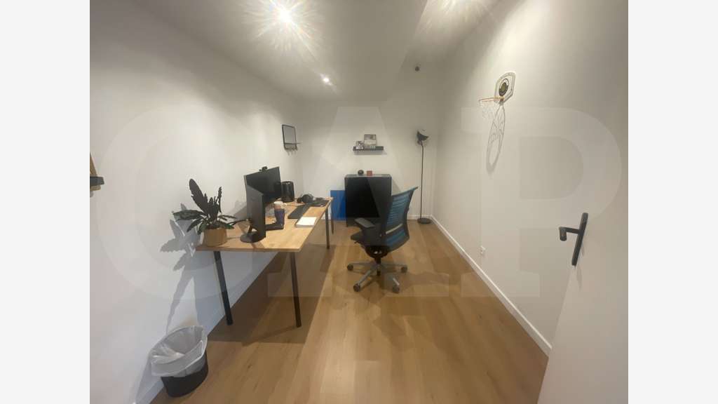 A Louer bureaux de 150m² à Baud Chardonnet