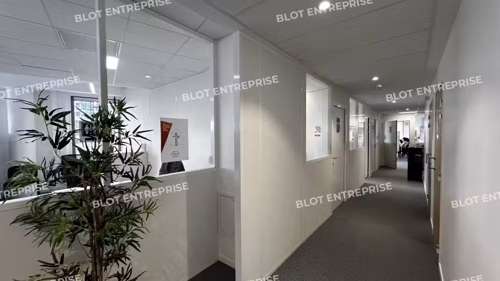 A louer bureaux de 340m² en R+2 à Rennes gare