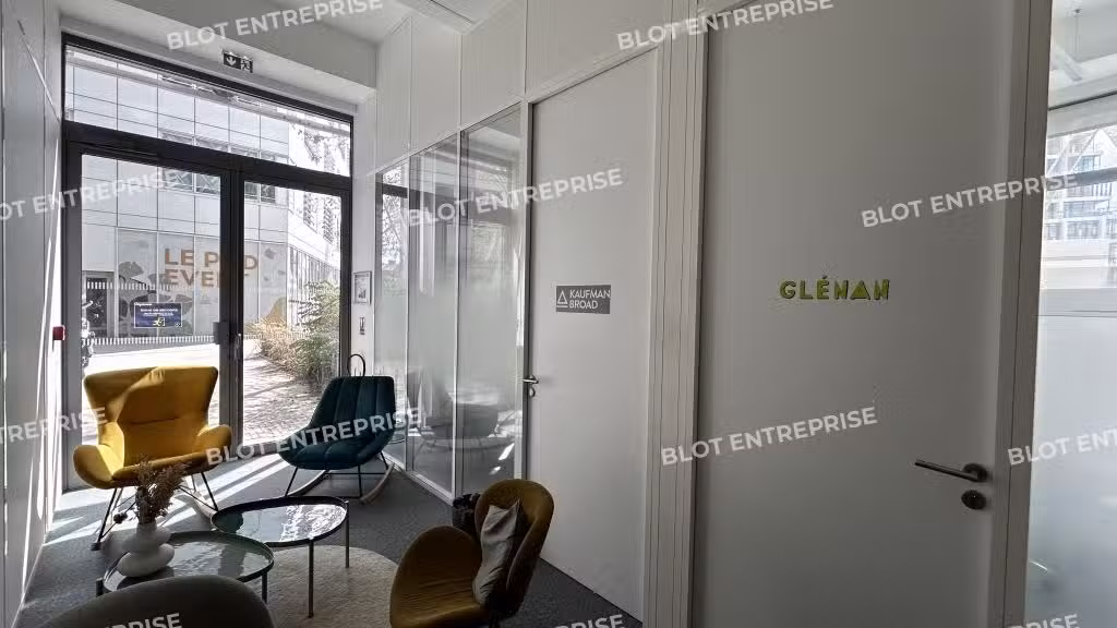 A louer bureaux 243m² PMR à Rennes gare TGV